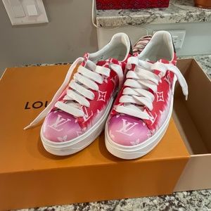 Louis Vuitton snickers size 36
